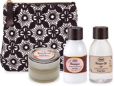 シャワーオイル グリーン・ ローズ(50mL)、ボディスクラブ パチュリ・ラベンダー・バニラ(60g)、シルキーボディミルク グリーン・ローズ(50mL)、レースポーチ
