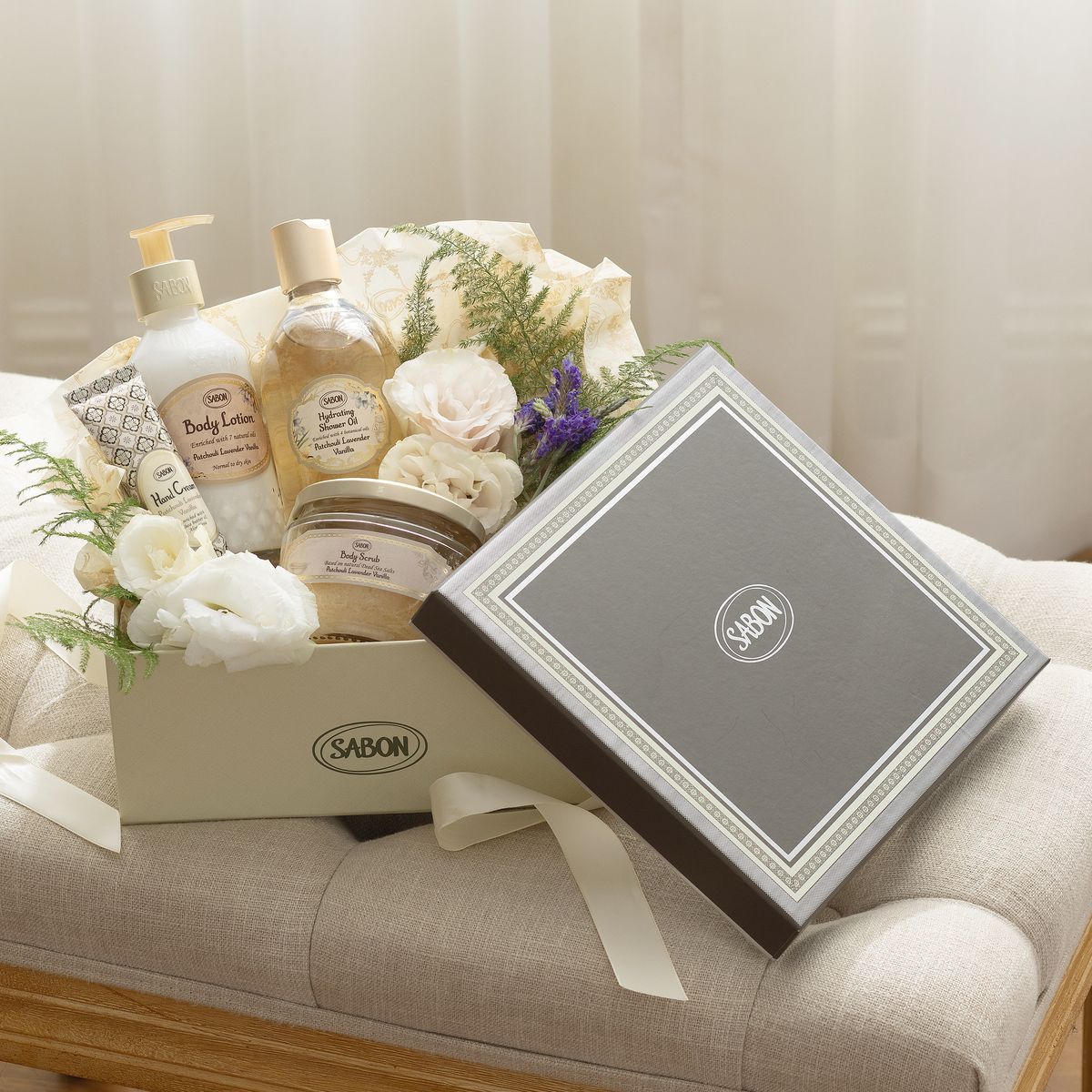 ハイドレイティング シャワーオイル(300mL) パチュリ・ラベンダー・バニラの商品画像